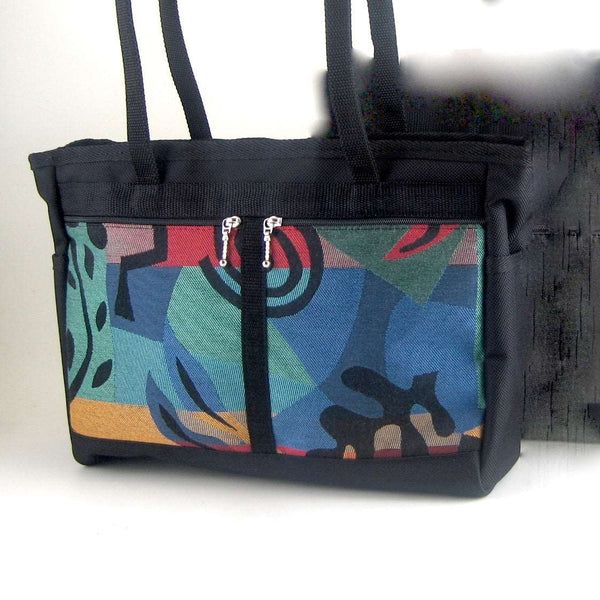 204: Small boxy tote w/ 2 open end pockets