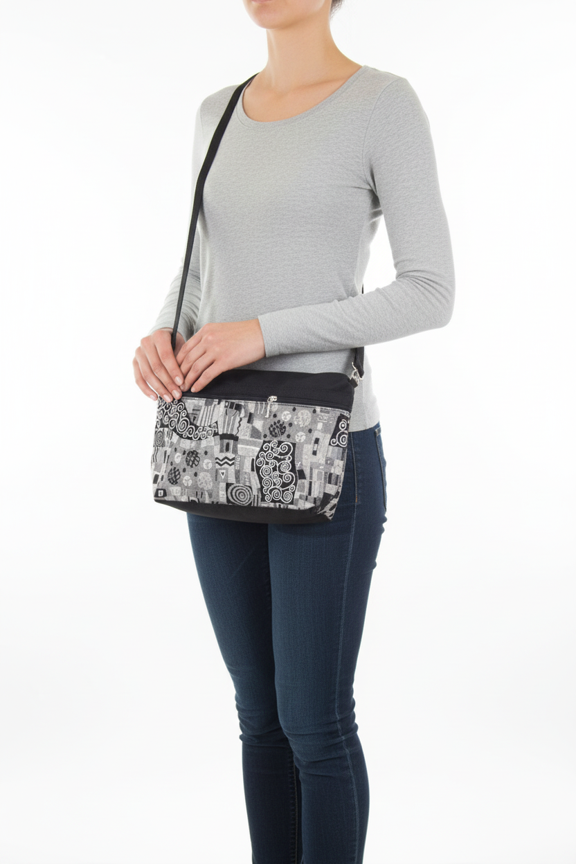 222L crossbody on 5'2" person