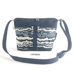 221L Navy nylon small organizer purse with fabric accent pockets