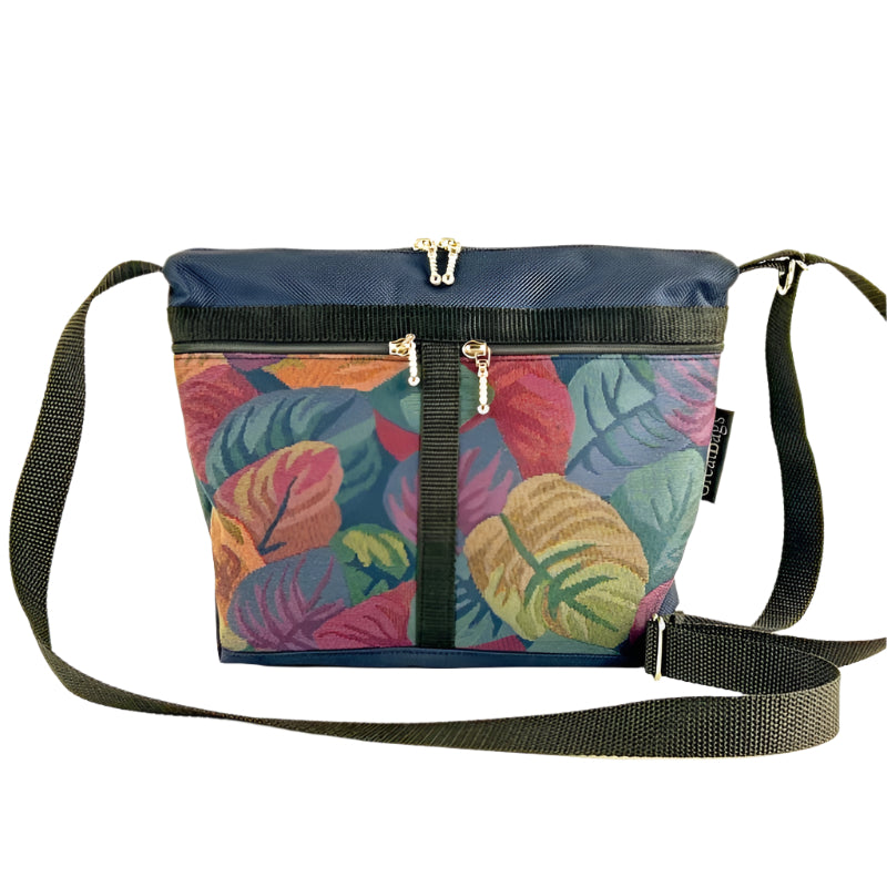 221L Navy snylon mall organizer purse with fabric accent pockets