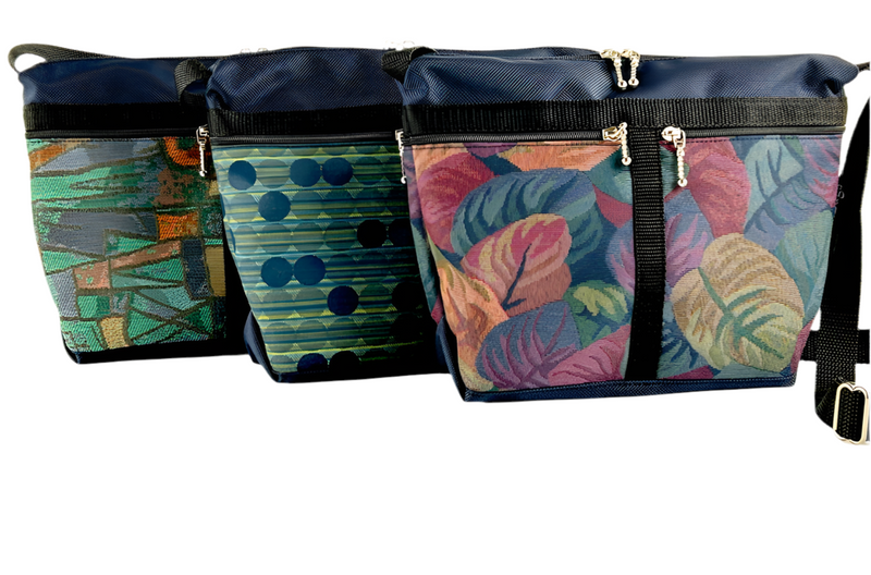 221L Navy nylon small organizer purse with fabric accent pockets