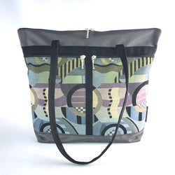 L: Large sized Tote in Gray with Fabric Pockets